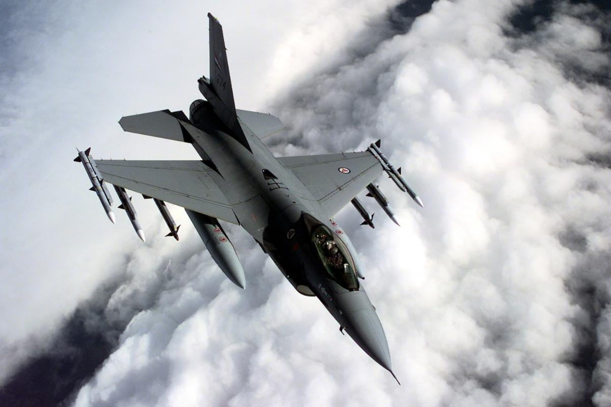 Українські пілоти F-16 вчаться воювати 