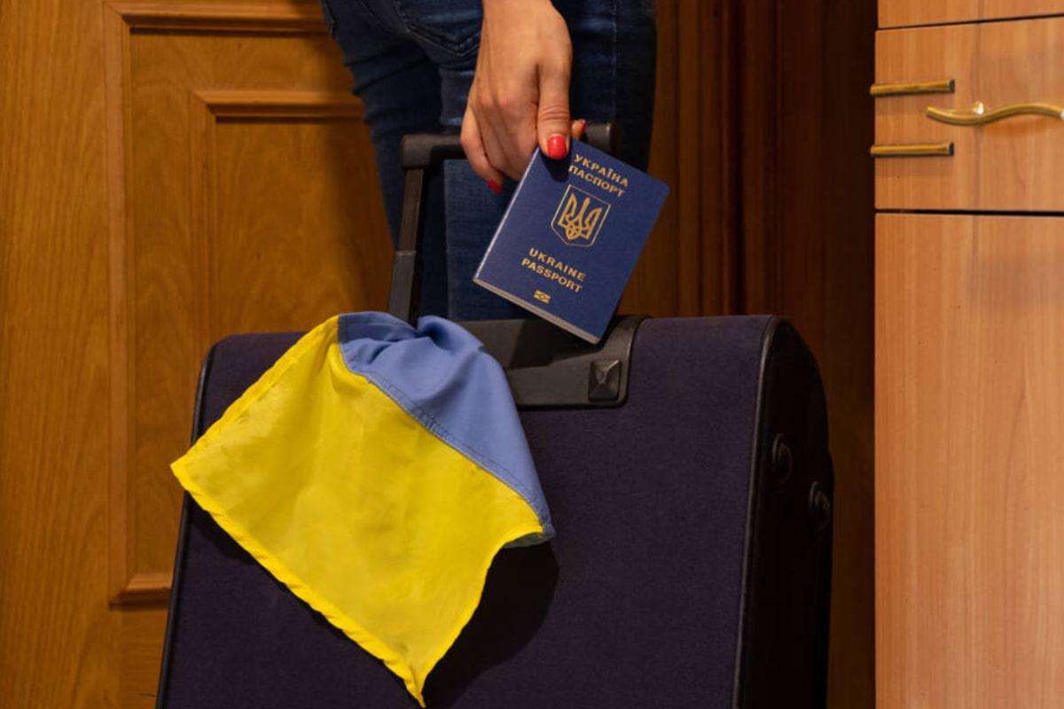 Українці почали масово виїжджати з ЄС: Євростат назвав причину