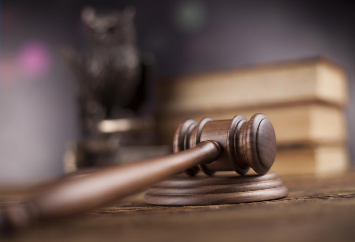 Суд у Казахстані дозволив примусово стягнути з 