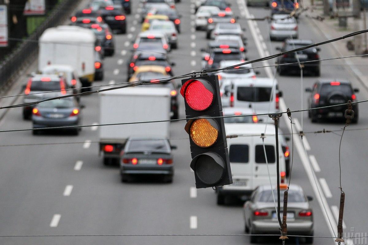 У Києві частково перекрили рух транспорту низкою вулиць