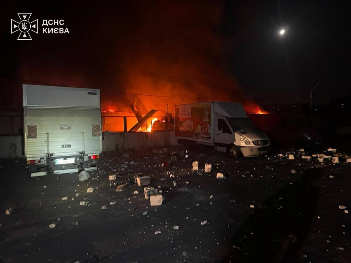 Окупанти вночі обстріляли Київ та область: одна людина загинула, багато поранених (фото)