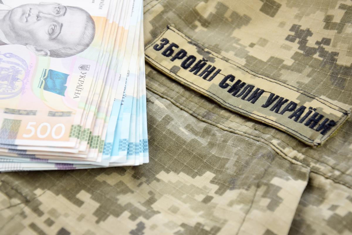 Чи вистачить коштів на зарплати військовим до кінця року: прем’єр зробив важливу заяву