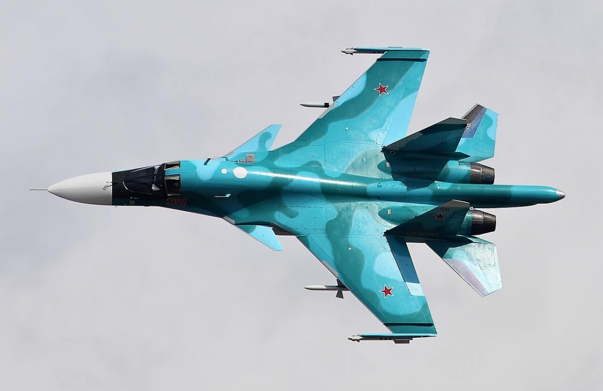 Україна уразила відразу 6 російських Су-34 на аеродромі 